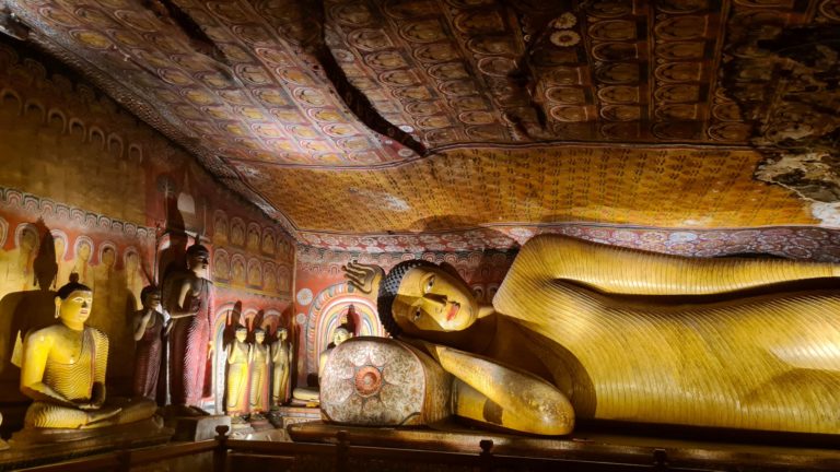 Sri-Lanka-Dambulla-Golden-Temple